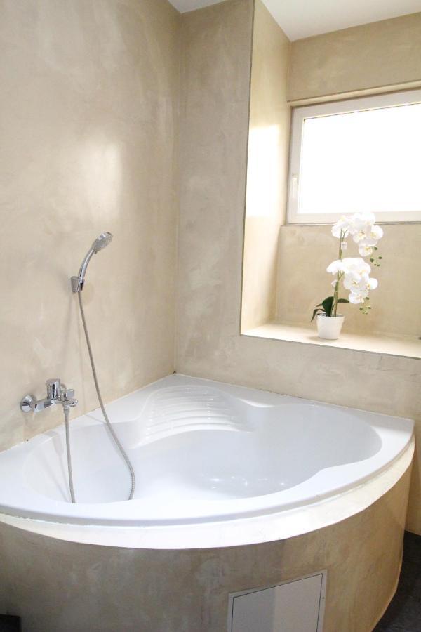 Private Triple Bedroom Rf1 Wien Ngoại thất bức ảnh